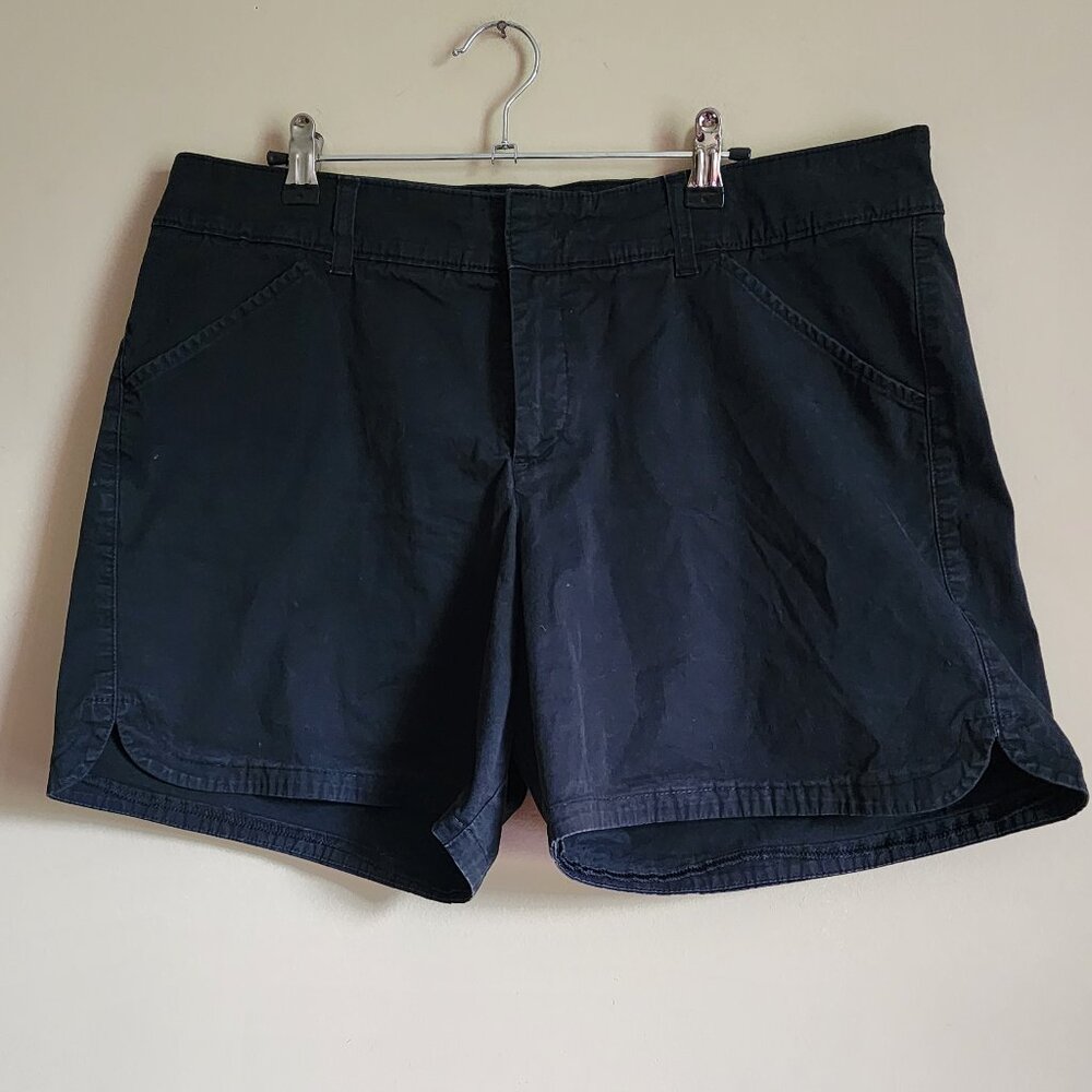 Lee Women's Natural Fit Black Shorts Size 16